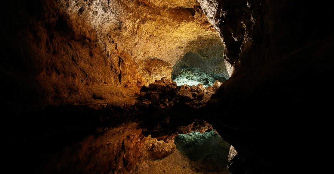 cuevas de los verdes un paraiso natural en canarias
